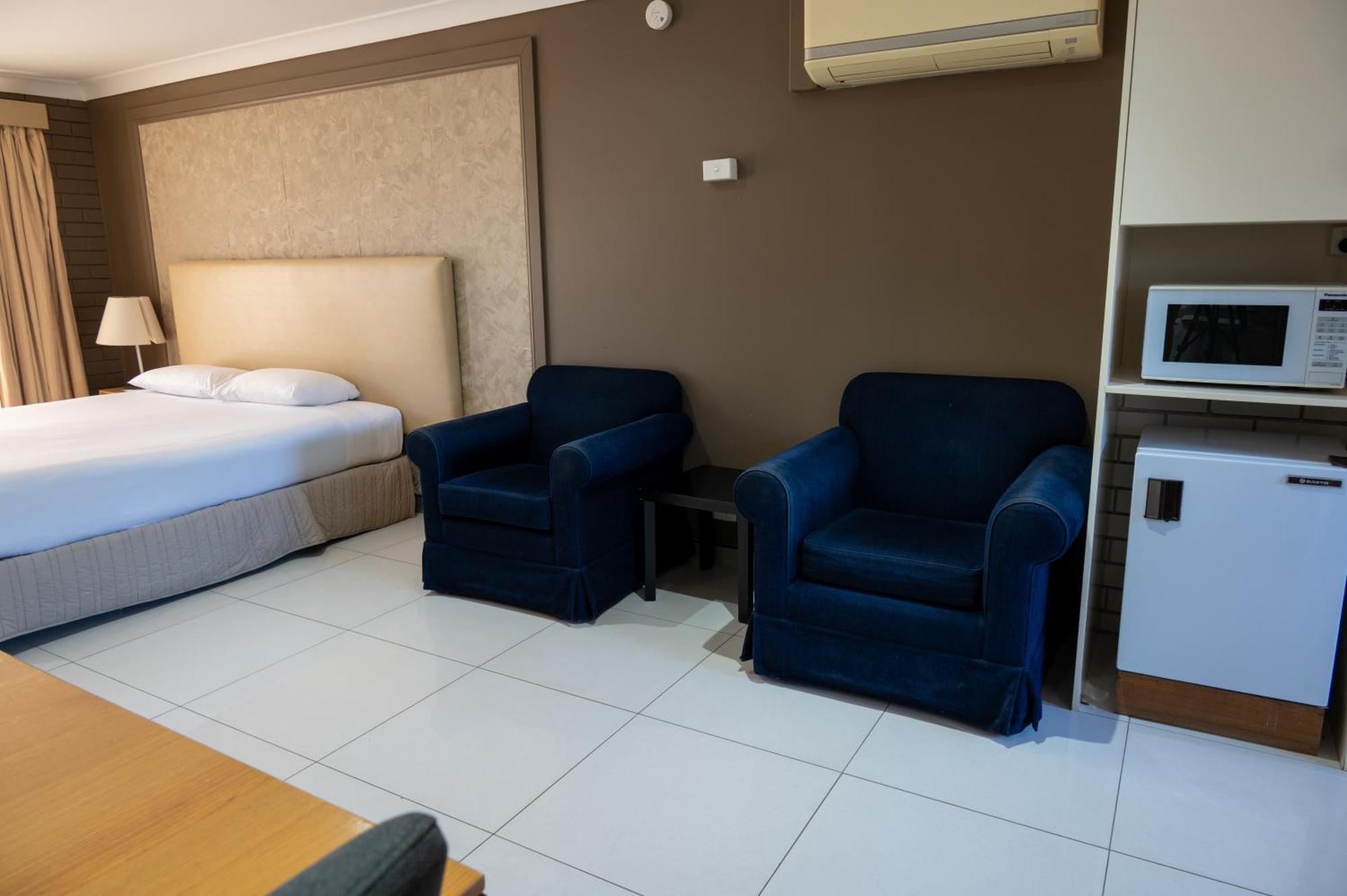 Tumut Valley Motel Pet Friendly Dış mekan fotoğraf