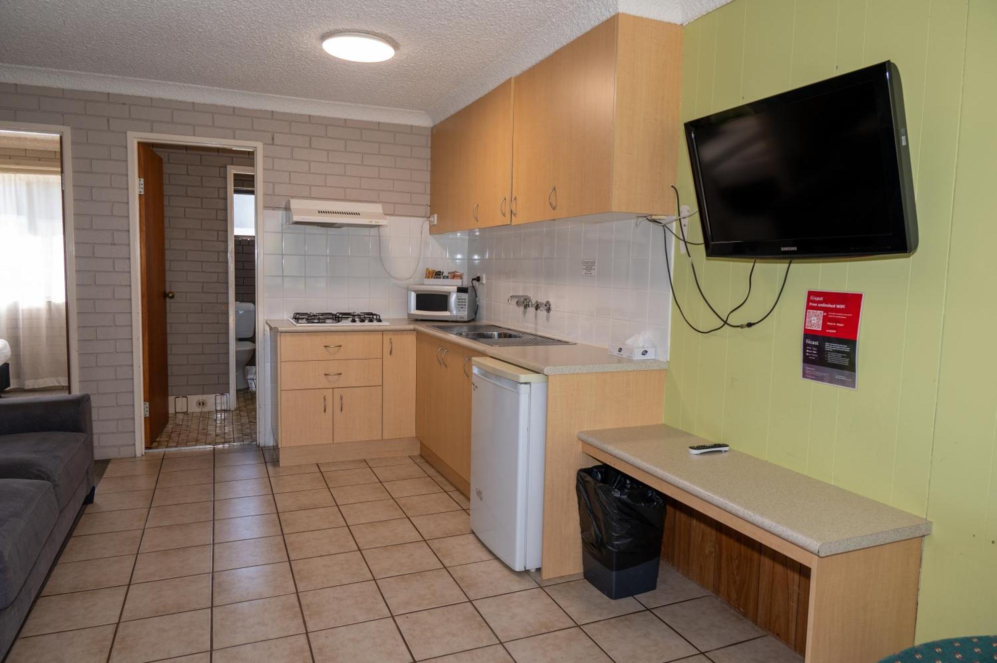 Tumut Valley Motel Pet Friendly Dış mekan fotoğraf