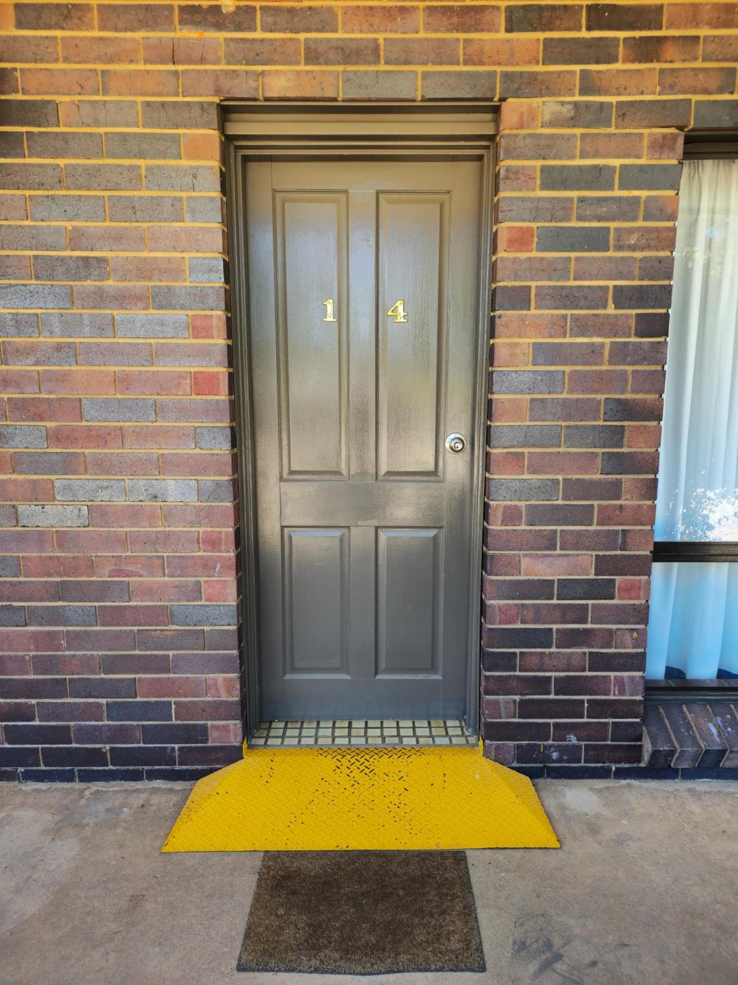 Tumut Valley Motel Pet Friendly Dış mekan fotoğraf