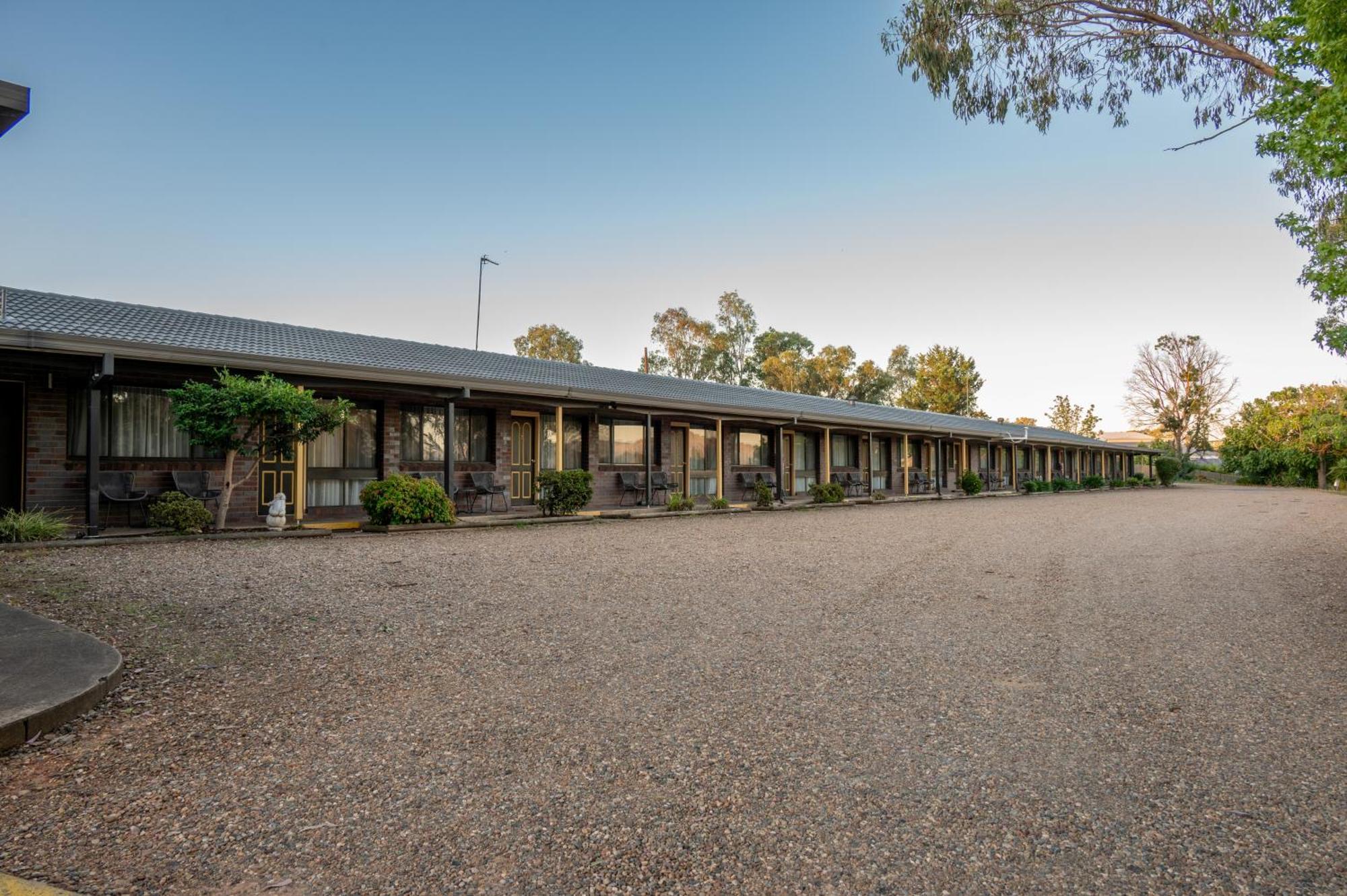 Tumut Valley Motel Pet Friendly Dış mekan fotoğraf