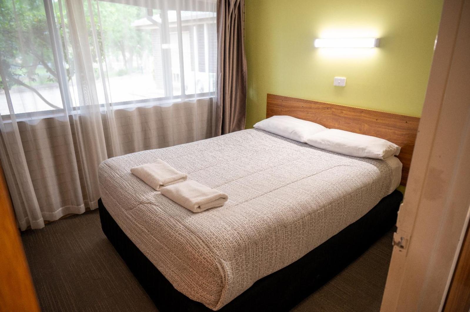 Tumut Valley Motel Pet Friendly Dış mekan fotoğraf