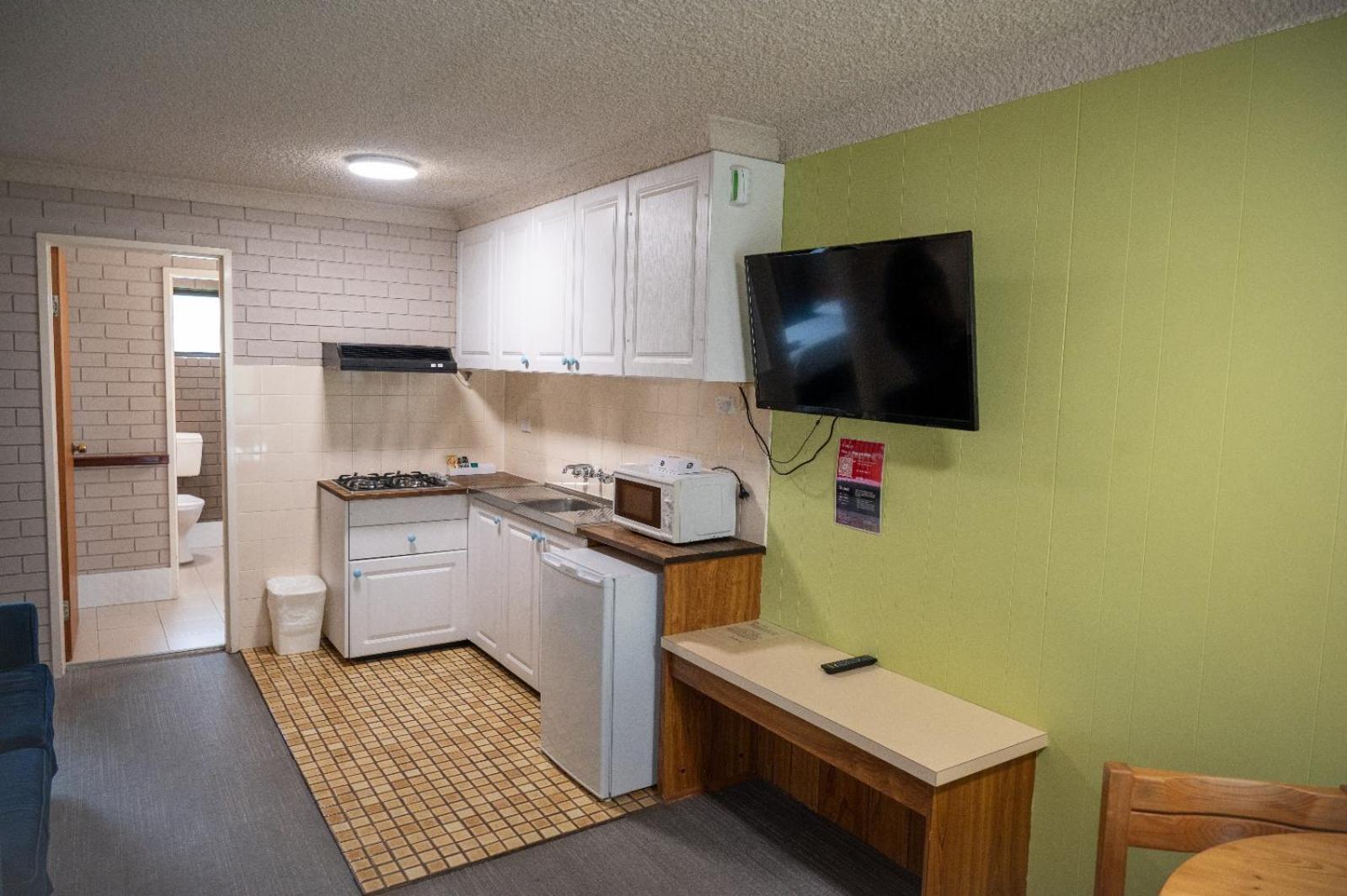 Tumut Valley Motel Pet Friendly Dış mekan fotoğraf