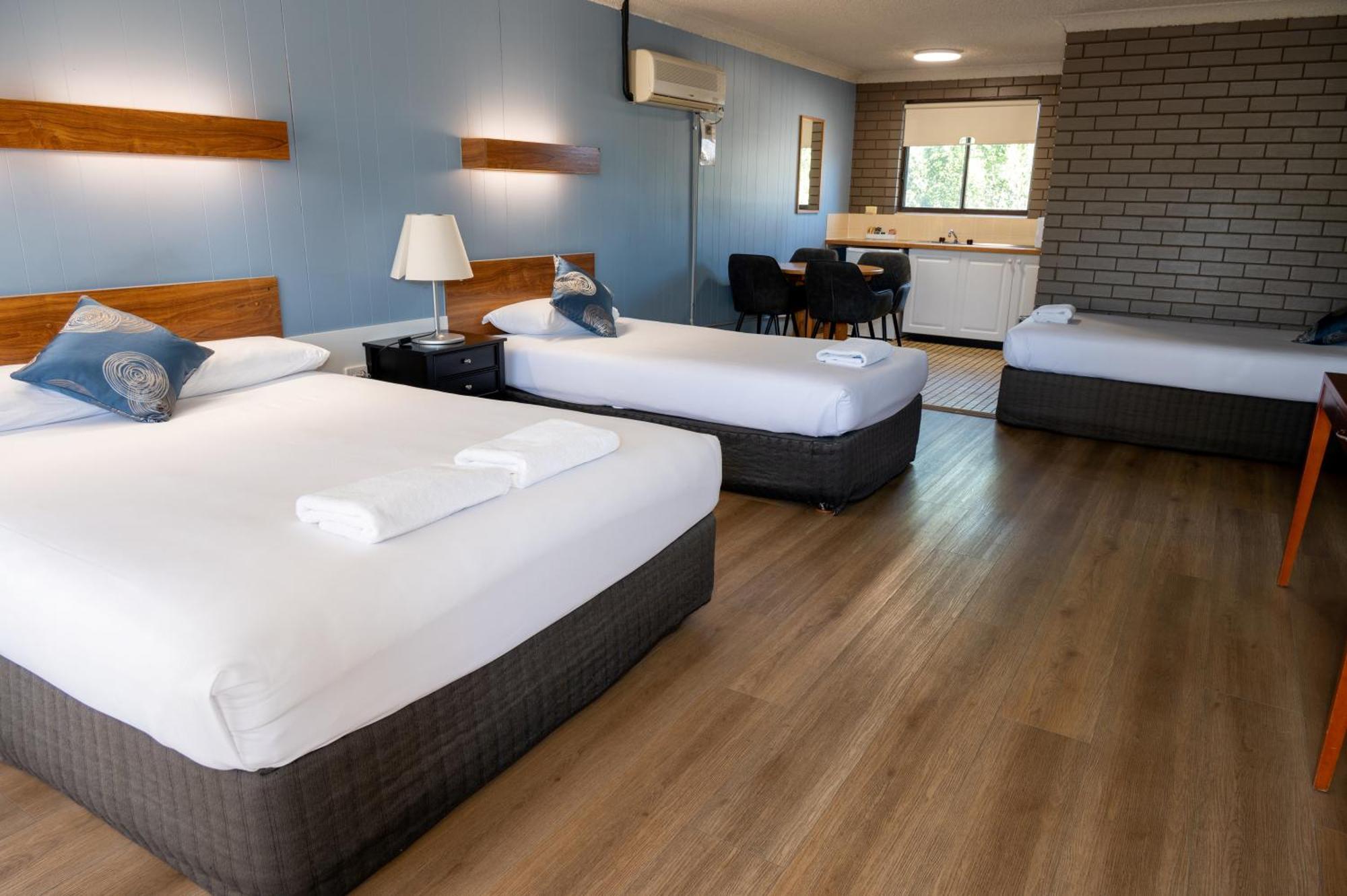 Tumut Valley Motel Pet Friendly Dış mekan fotoğraf
