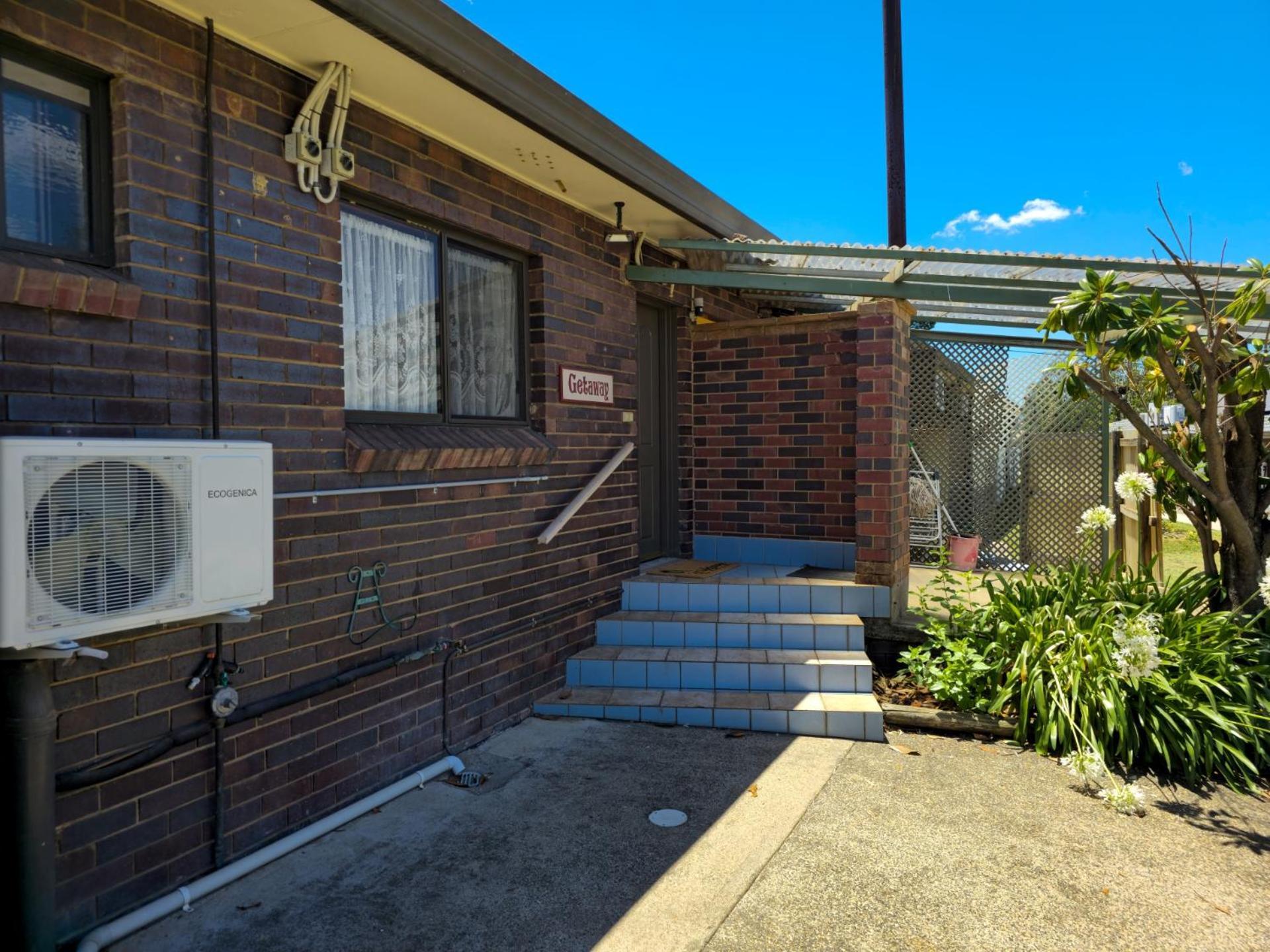 Tumut Valley Motel Pet Friendly Dış mekan fotoğraf