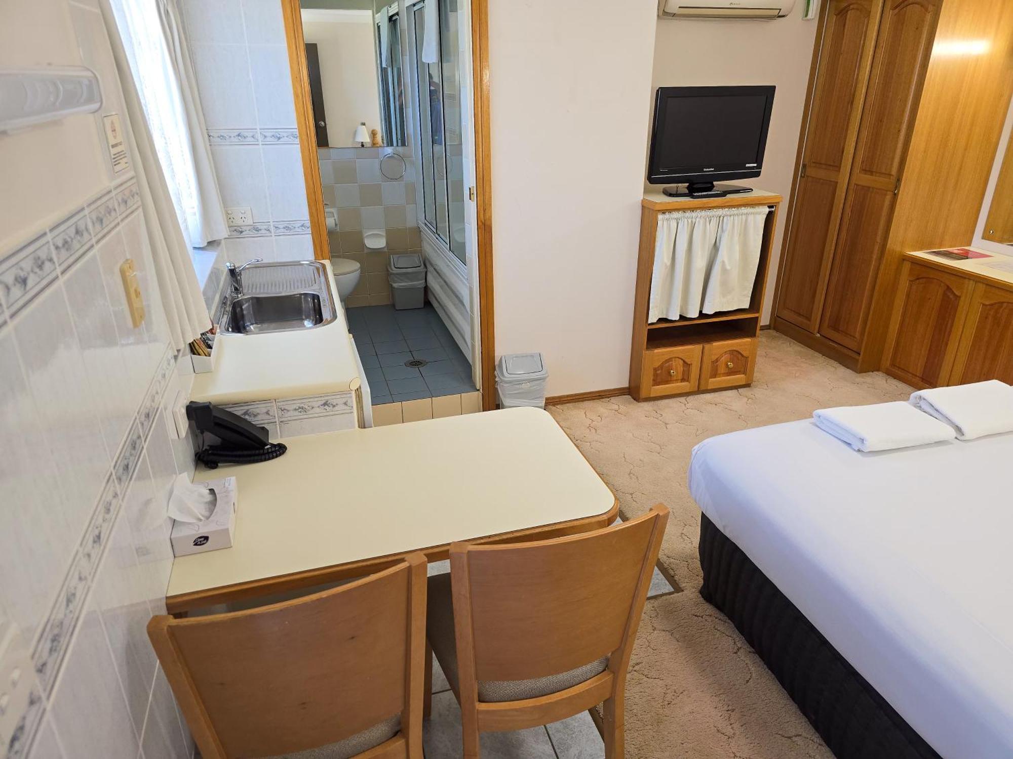 Tumut Valley Motel Pet Friendly Dış mekan fotoğraf