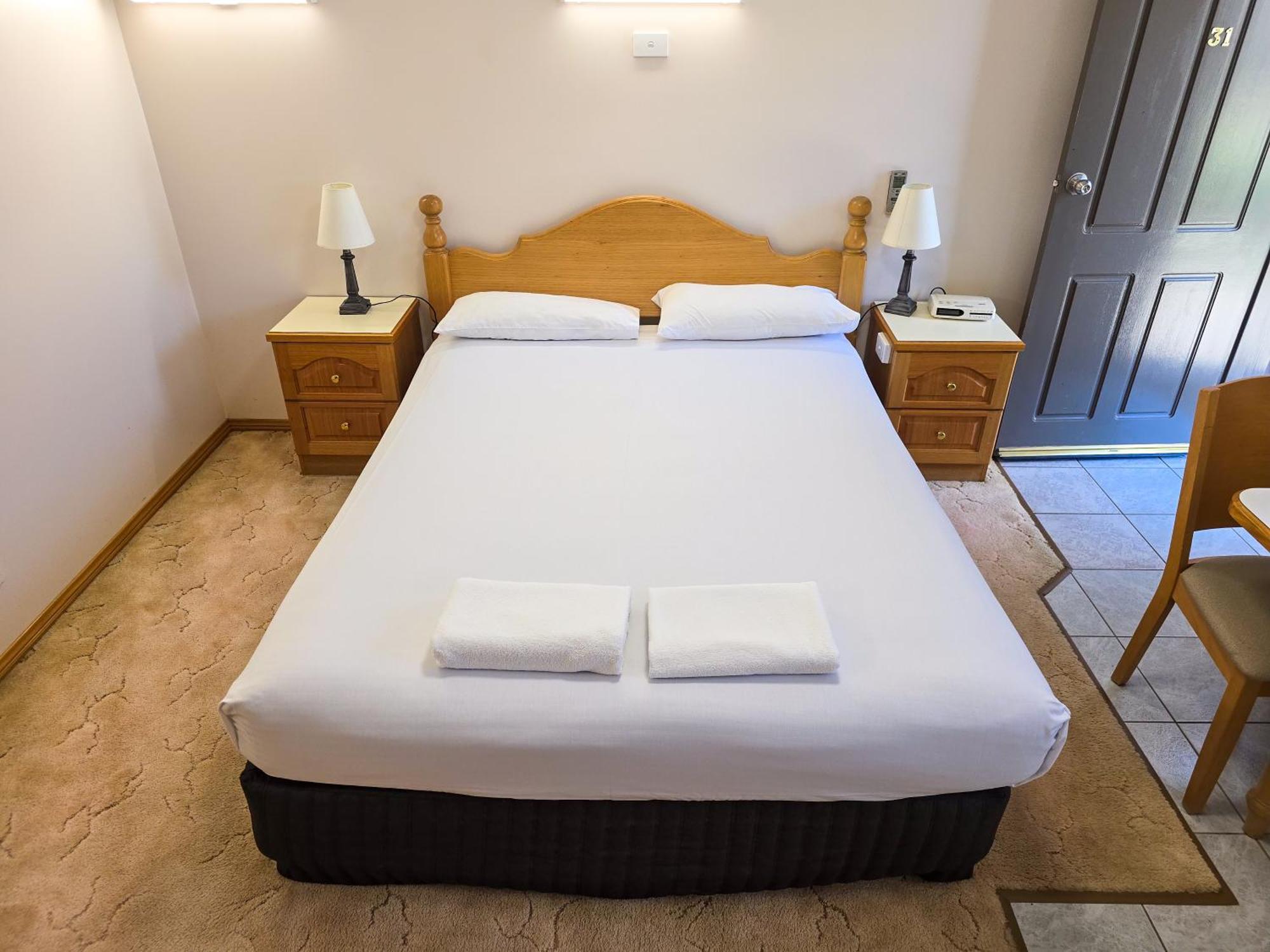Tumut Valley Motel Pet Friendly Dış mekan fotoğraf