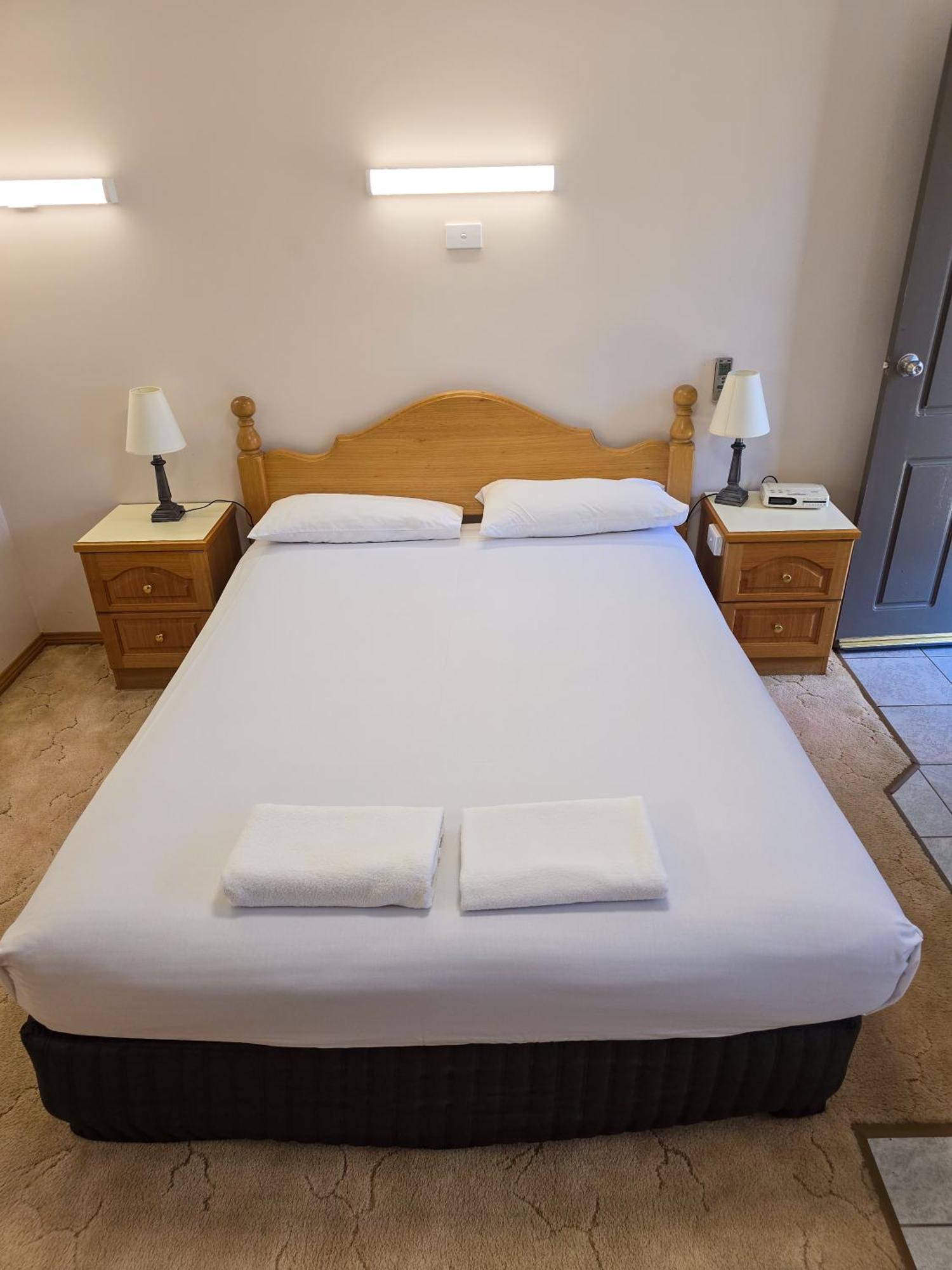 Tumut Valley Motel Pet Friendly Dış mekan fotoğraf