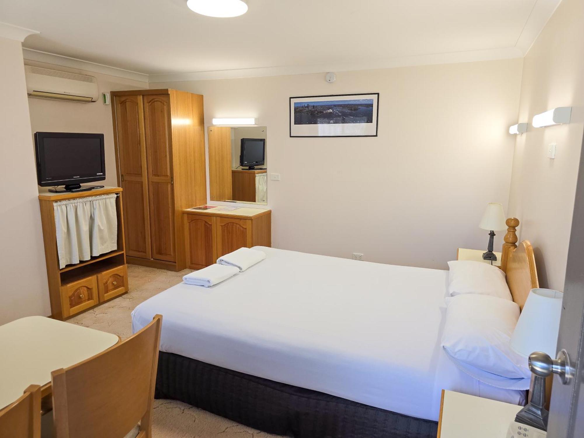 Tumut Valley Motel Pet Friendly Dış mekan fotoğraf