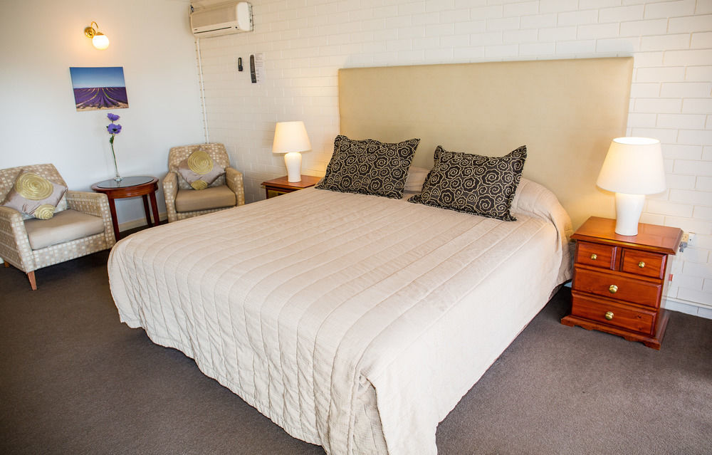 Tumut Valley Motel Pet Friendly Dış mekan fotoğraf