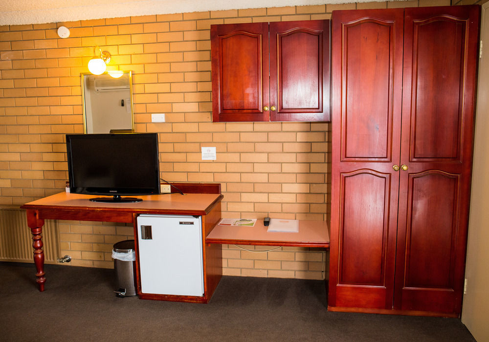 Tumut Valley Motel Pet Friendly Dış mekan fotoğraf